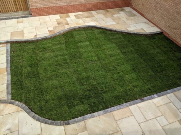 Lawn gardens altrincham (1)