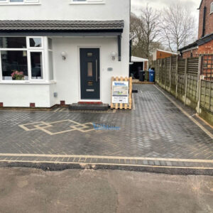 Charcoal Paved Driveway with Natural Grey Pattern and Pinstripe in&hellip;